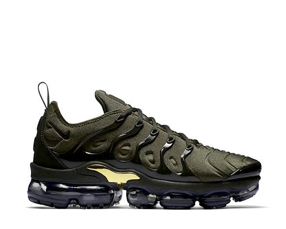 NIKE AIR VAPORMAX PLUS