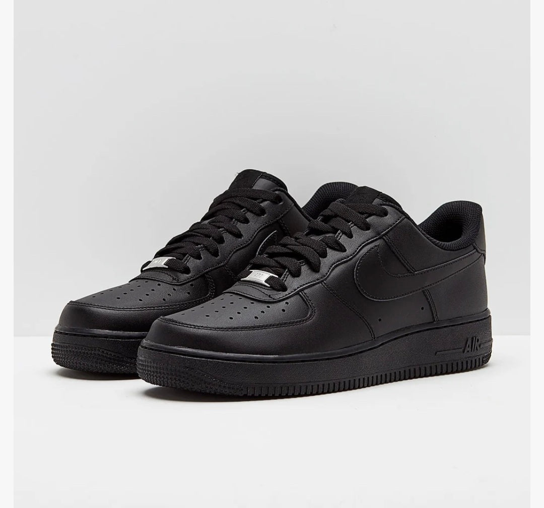 NIKE AIR FORCE 1