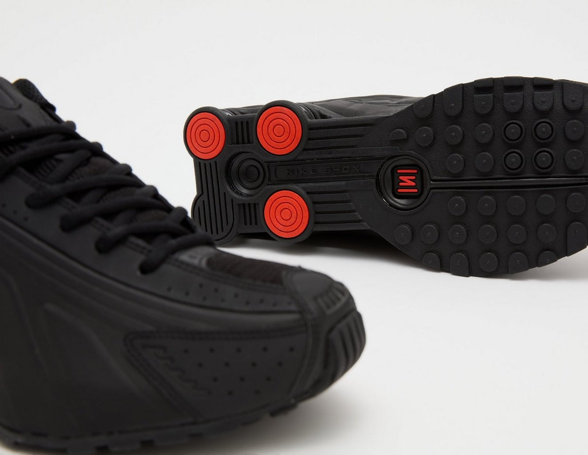 NIKE SHOX R4 BLACK